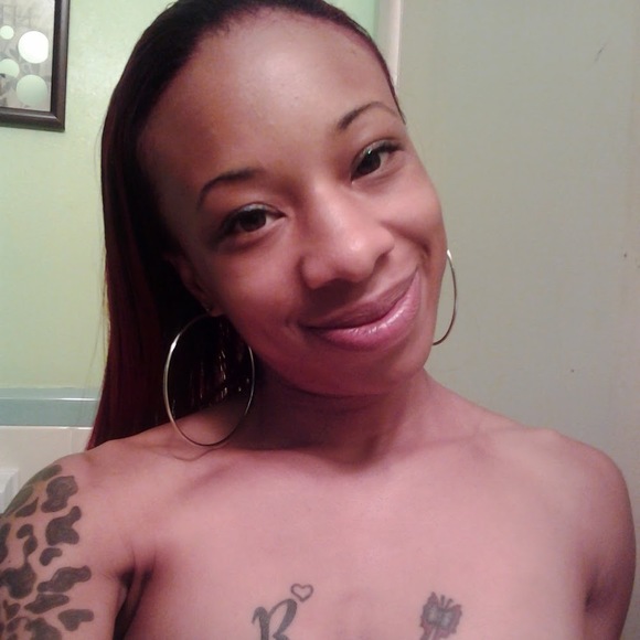 Meet your Posher, Lashawna - Picture 1 of 1